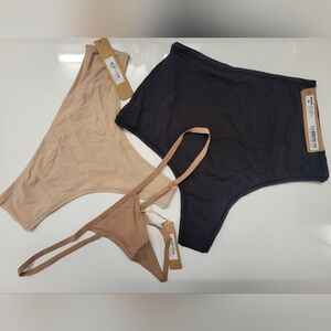 (SKIMS)3 panties for $32 new with tag, Sizes:M SKIMS-Style 022